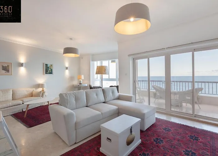 Breathtaking Seafront 3Bd W/ Balcony, Sliema Coast By 360 Estates