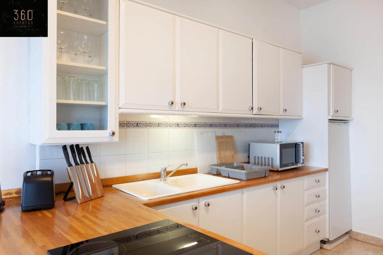 Apartment Breathtaking Seafront 3bd W/ Balcony, Coast By 360 Estates Sliema