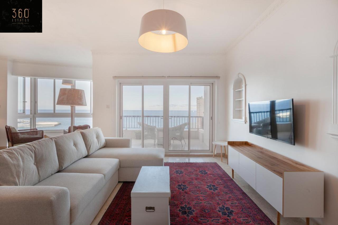 Breathtaking Seafront 3bd W/ Balcony, Coast By 360 Estates Sliema